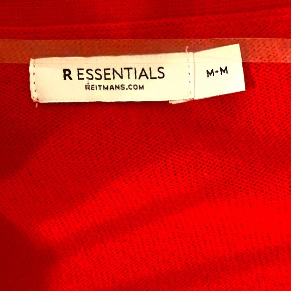 ❤️REITMANS  ESSENTIALS ❤️Red button- up cardigan in medium. Like new condition. - Picture 10 of 14